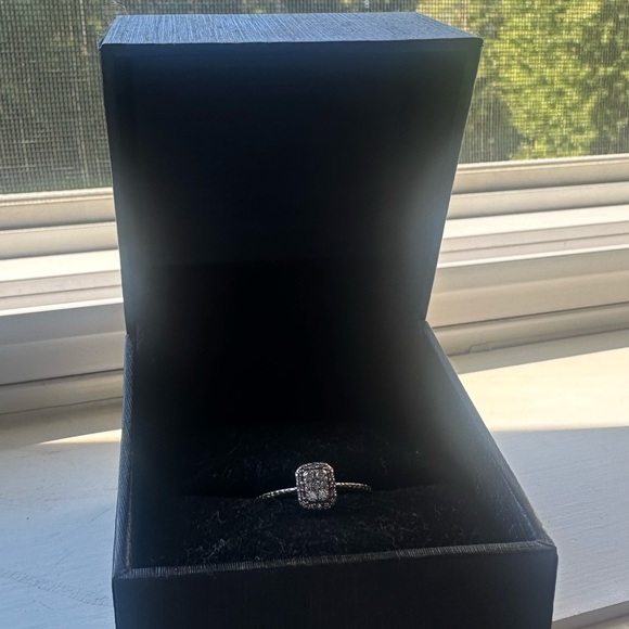 Kay Jewelers Jewelry - Kay Jewlers Elegant Silver Diamond Ring